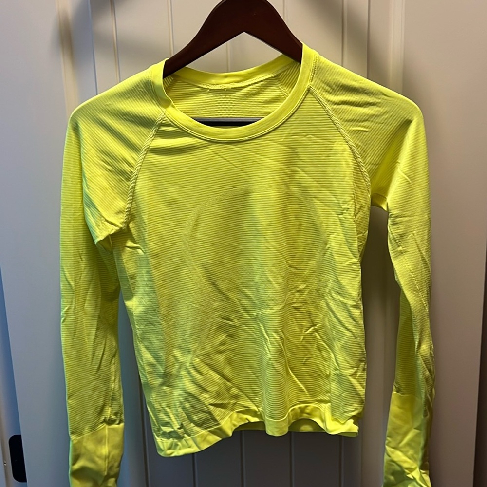 Women’s Lululemon long sleeve yellow shirt small s